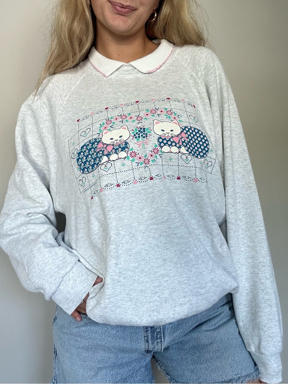 Vintage 90s Cat Collared Crewneck Sweater